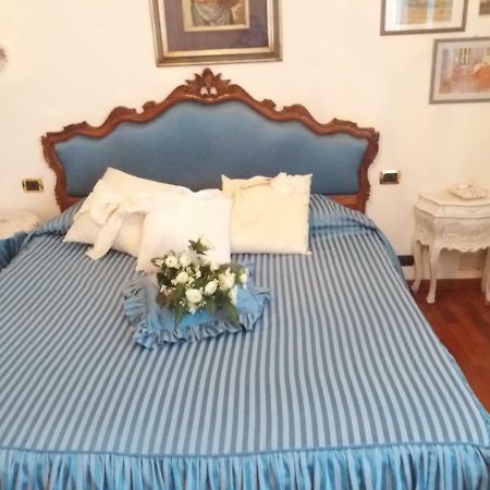 Raffinato Attico Vicino Al Mare Con Solarium Lido Di Камайоре Екстериор снимка