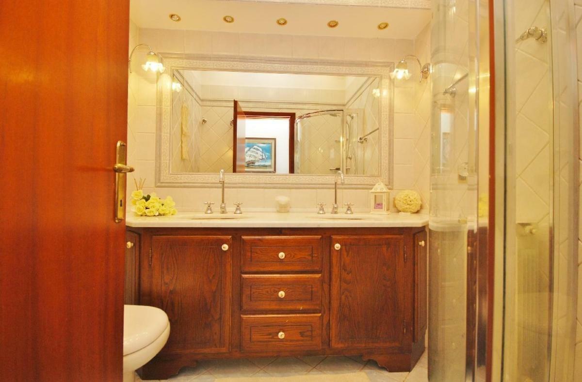 Raffinato Attico Vicino Al Mare Con Solarium Lido Di Камайоре Екстериор снимка